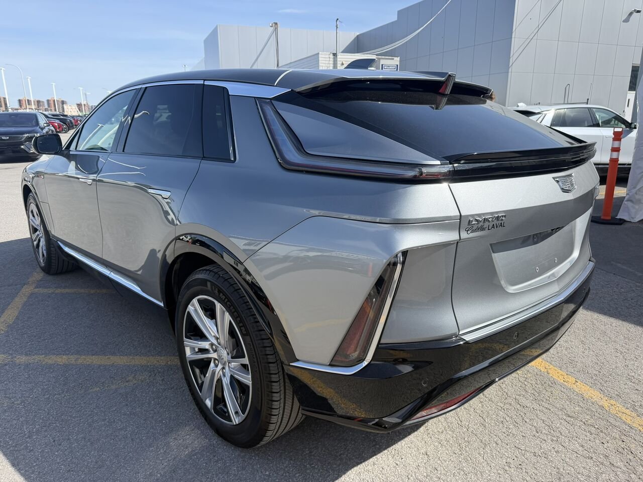 2024 Cadillac LYRIQ TECH FINANCEMENT À PARTIR DE 0.99% Silver Laval - photo #11