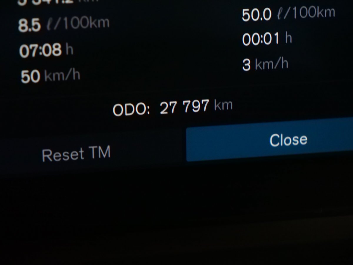 2025 Volvo XC60 B5 PLUS DARK CLIMATE White Montreal - photo #9