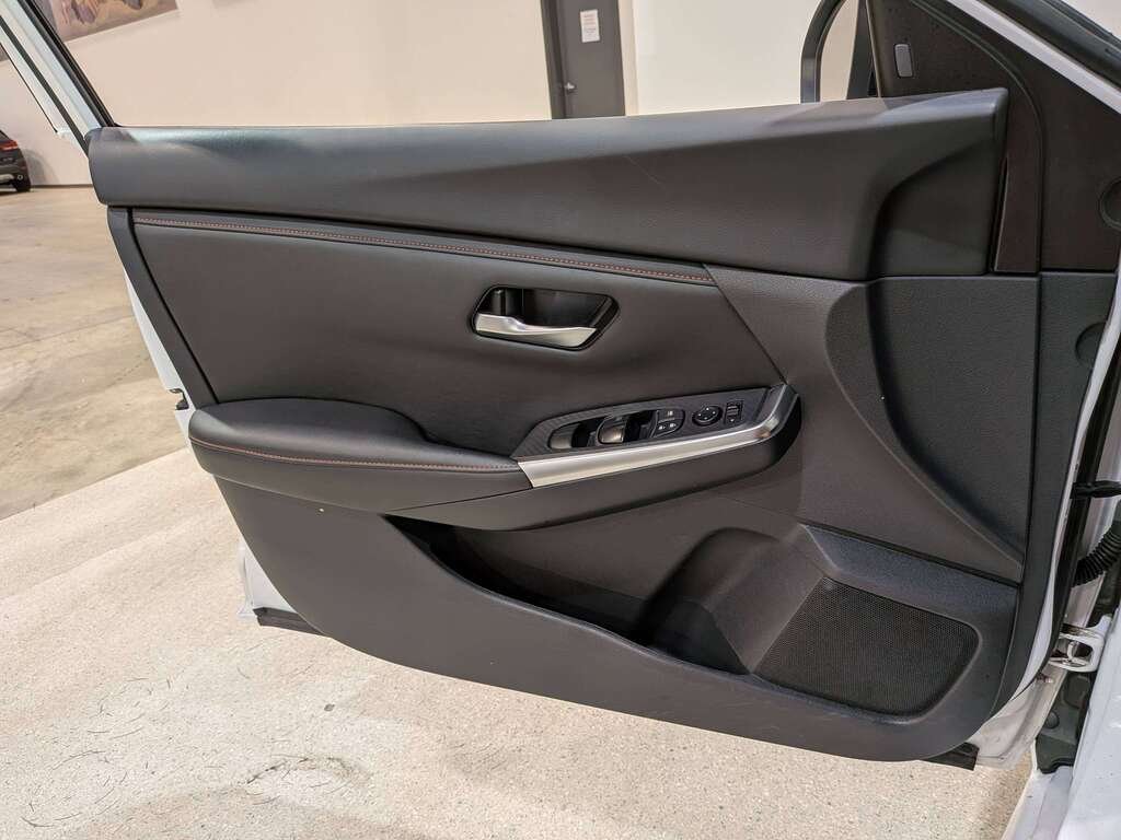2024 Nissan Sentra SR Manual White Val-David - photo #31