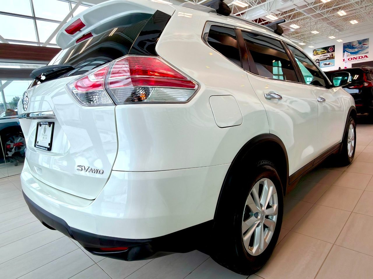 2016 Nissan Rogue White Notre-Dame-des-Prairies - photo #9