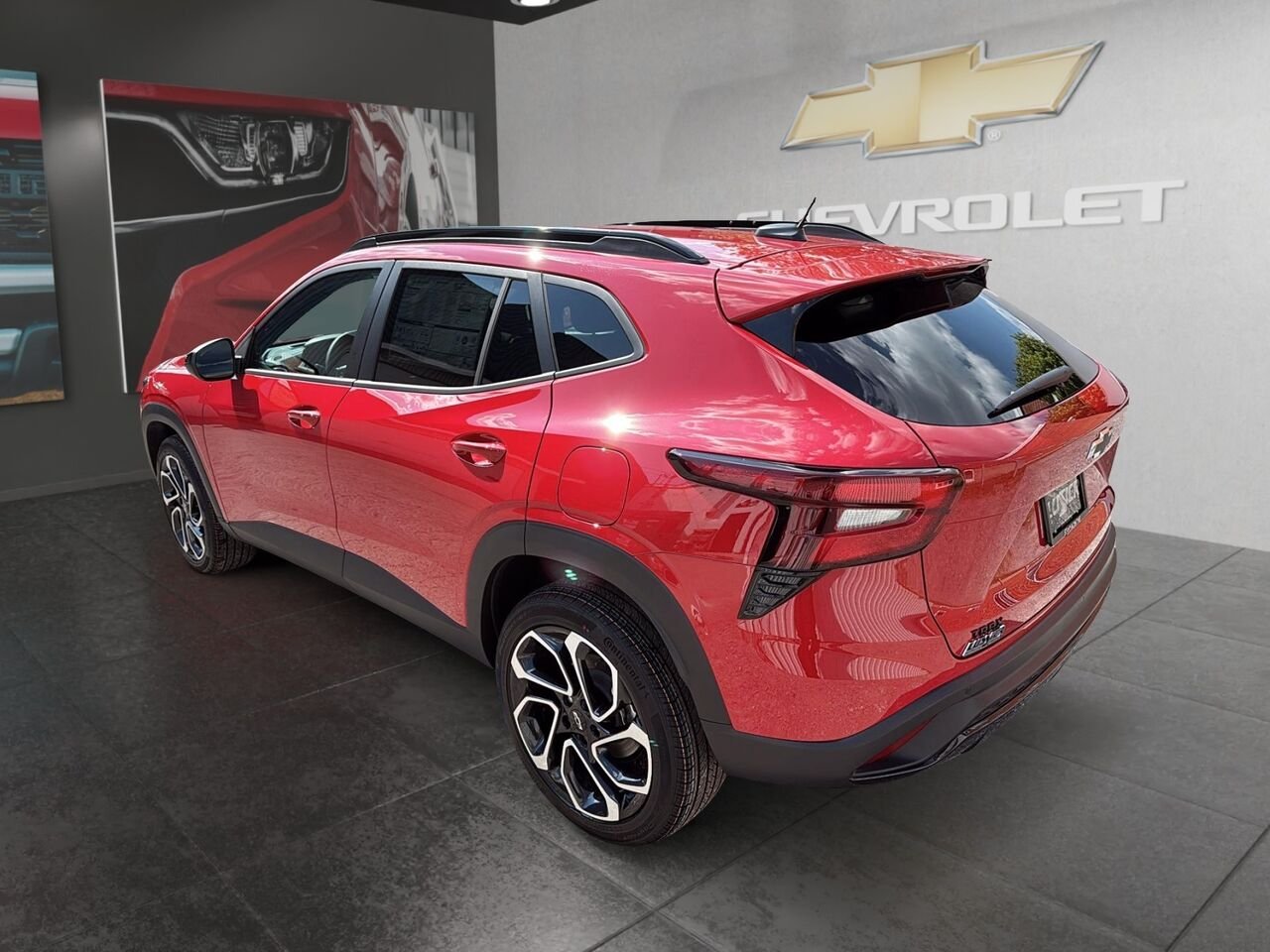 Chevrolet Trax 2RS 4 portes TA 2026 Rouge sommet Saint-Hyacinthe - photo #3