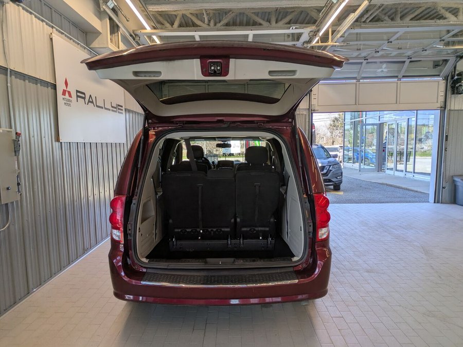 Dodge Grand Caravan SXT 2017 Rouge