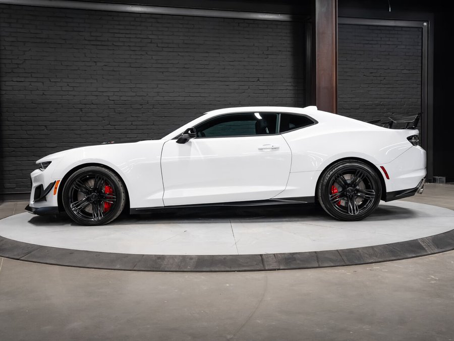 2022 Chevrolet Camaro 2022 White