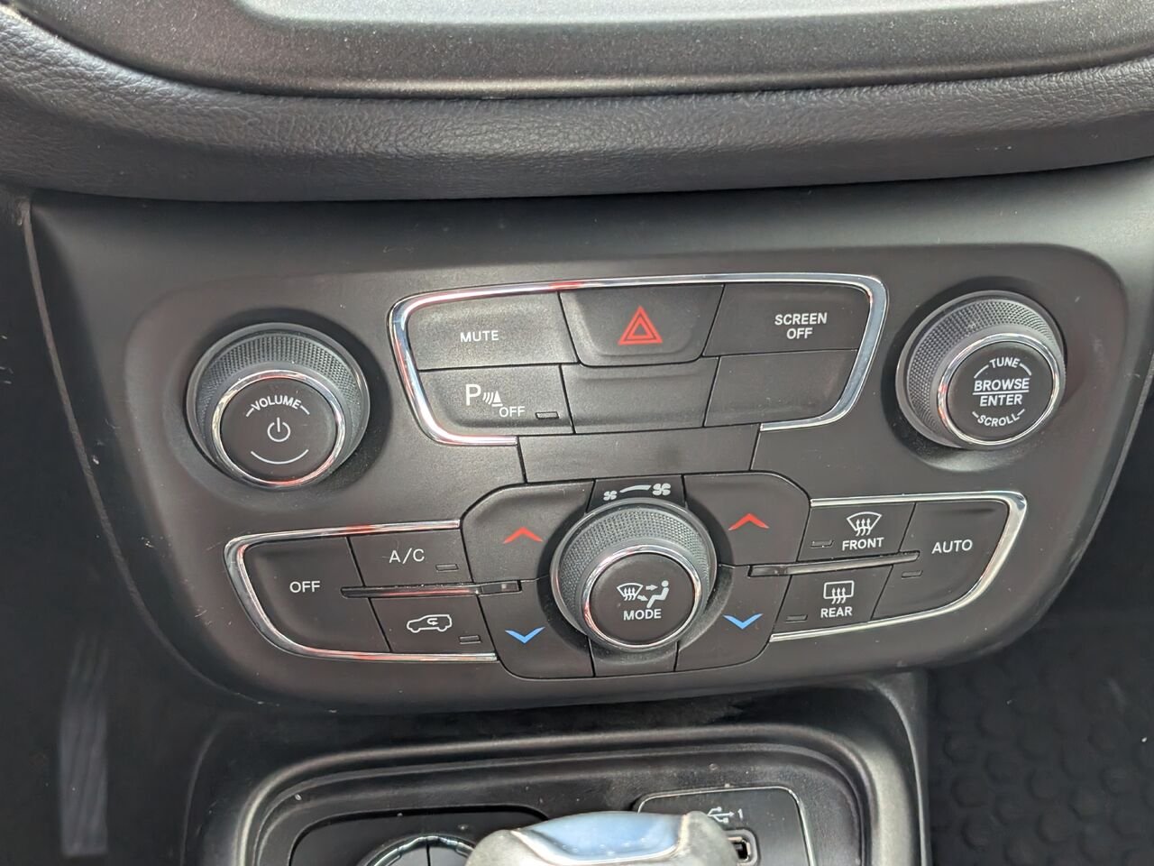 Jeep Compass Trailhawk/SIÈGES CHAUFFANTS/VOLANT CHAUFFANT/AC/CAMÉRA DE RECUL 2021 Gris Sherbrooke - photo #10