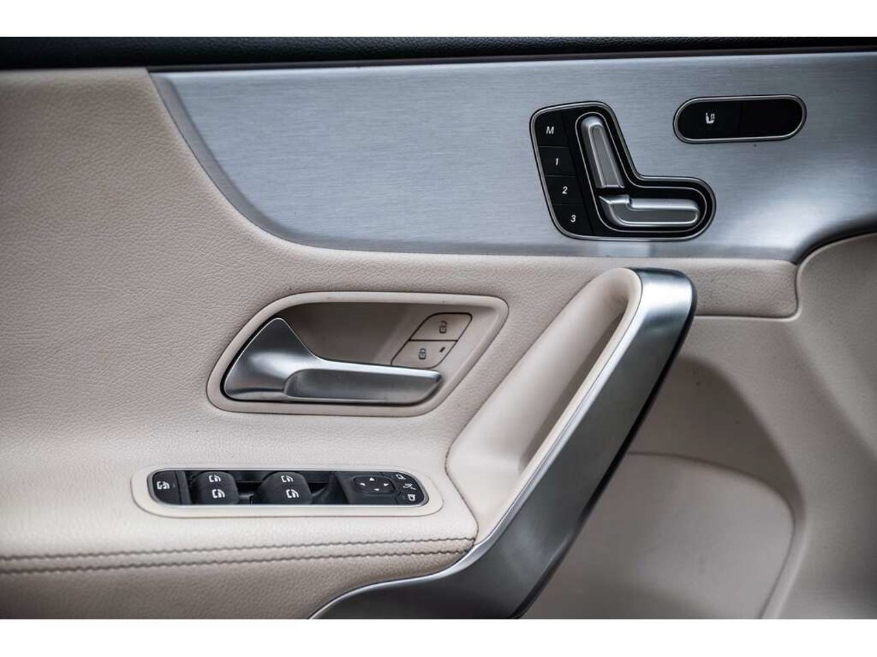 2019 Mercedes-Benz A-Class Silver Sainte-Julienne - photo #13