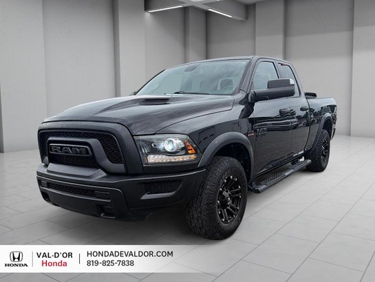Ram 1500 Classic Warlock Quad Cab 4x4 caisse de 6 pi 4 po 2021 2021 Noir