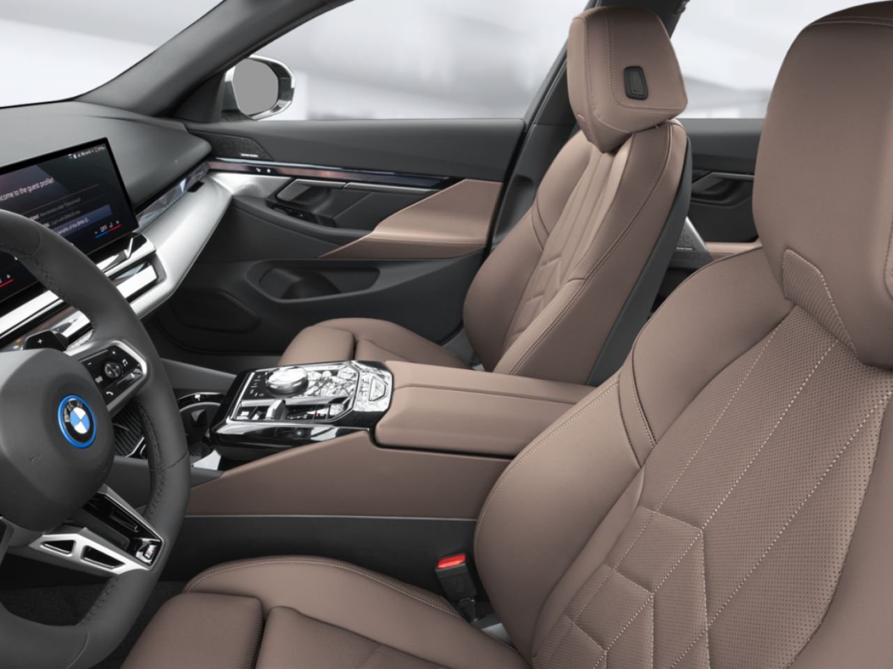 2027 BMW 5 Series 550e xDrive Black Sapphire Metallic Blainville - photo #4