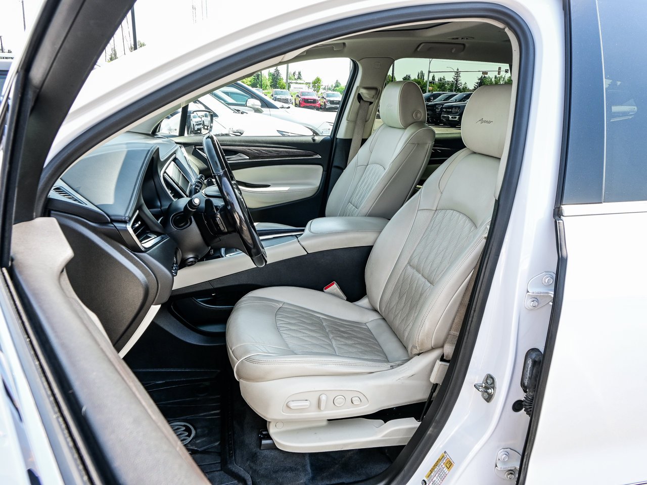2022 Buick Enclave AWD 4dr Avenir White Sherwood Park - photo #16