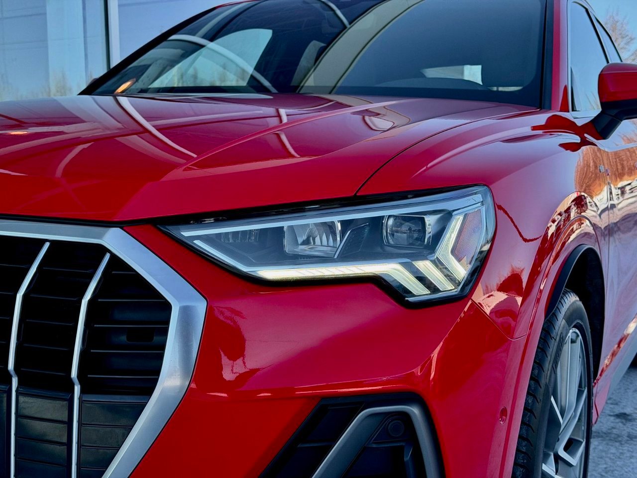 2019 Audi Q3 Red Notre-Dame-des-Prairies - photo #4