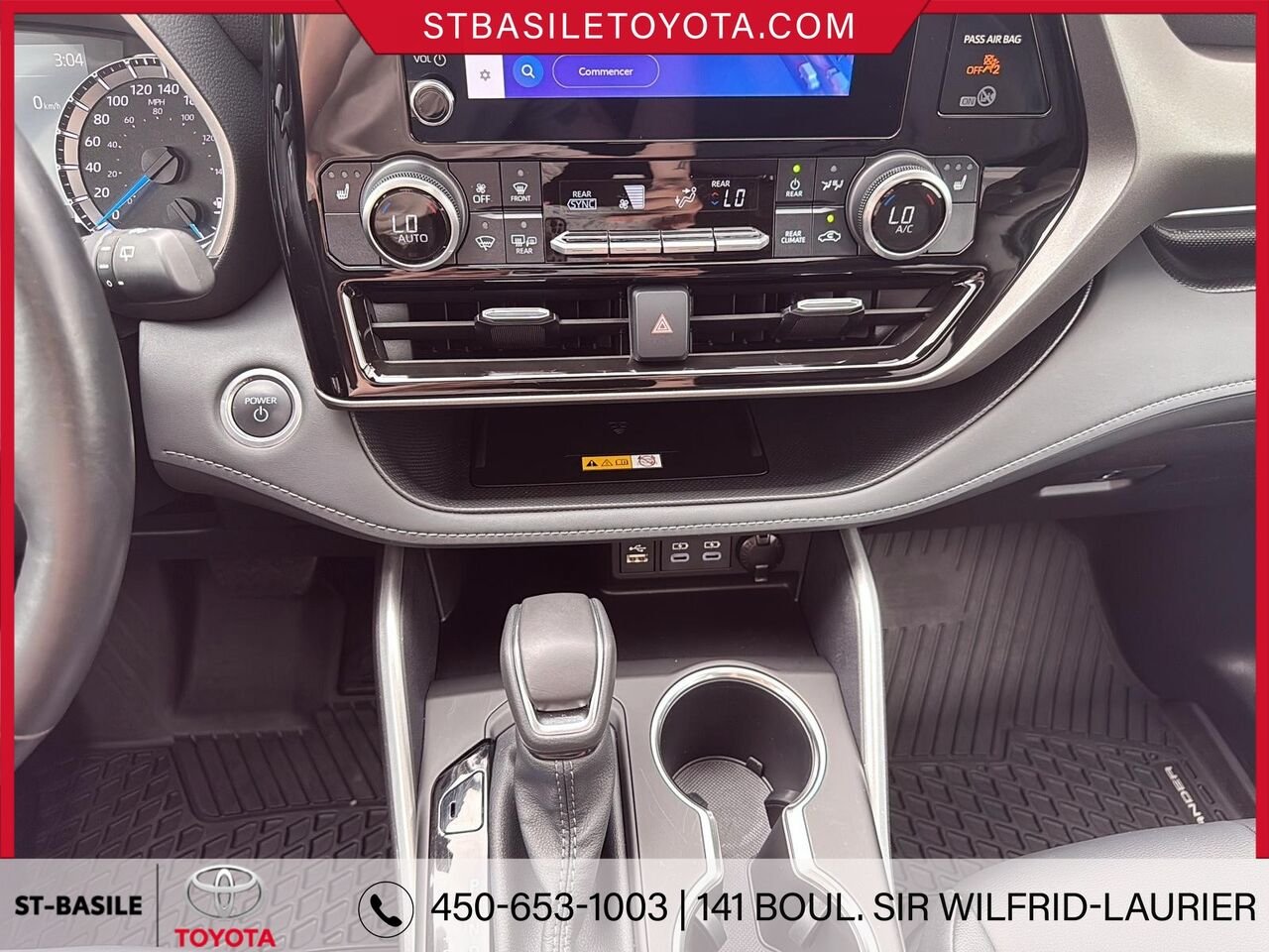 2024 TOYOTA Highlander Hybrid Grey Saint-Basile-le-Grand - photo #16