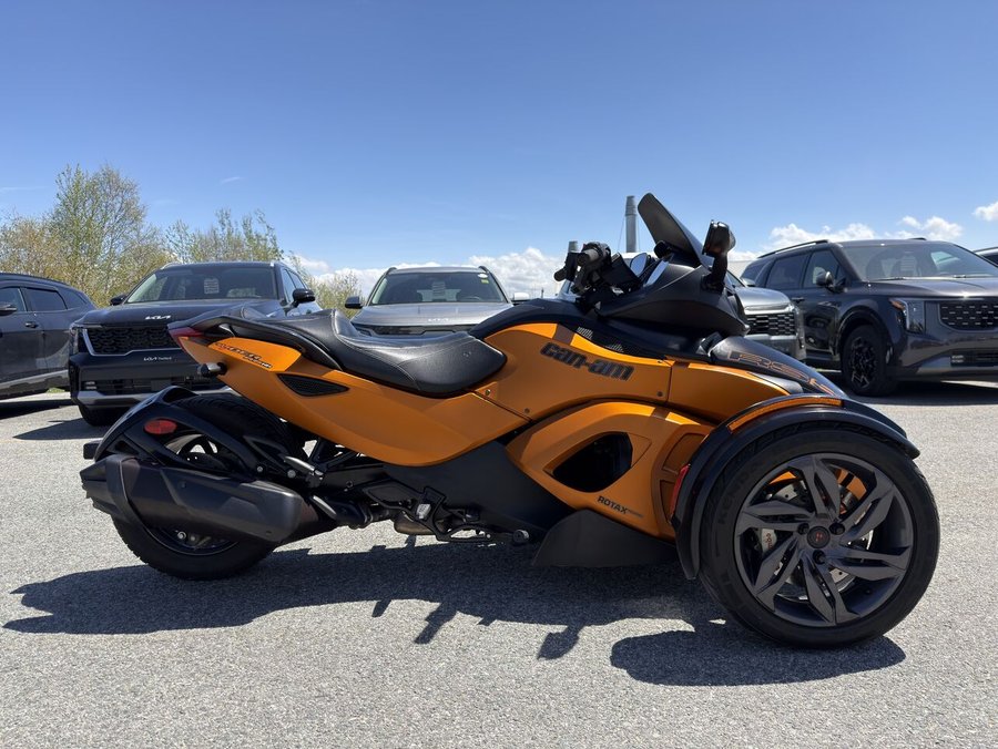 Can-Am Spyder 2013 2013 Orange