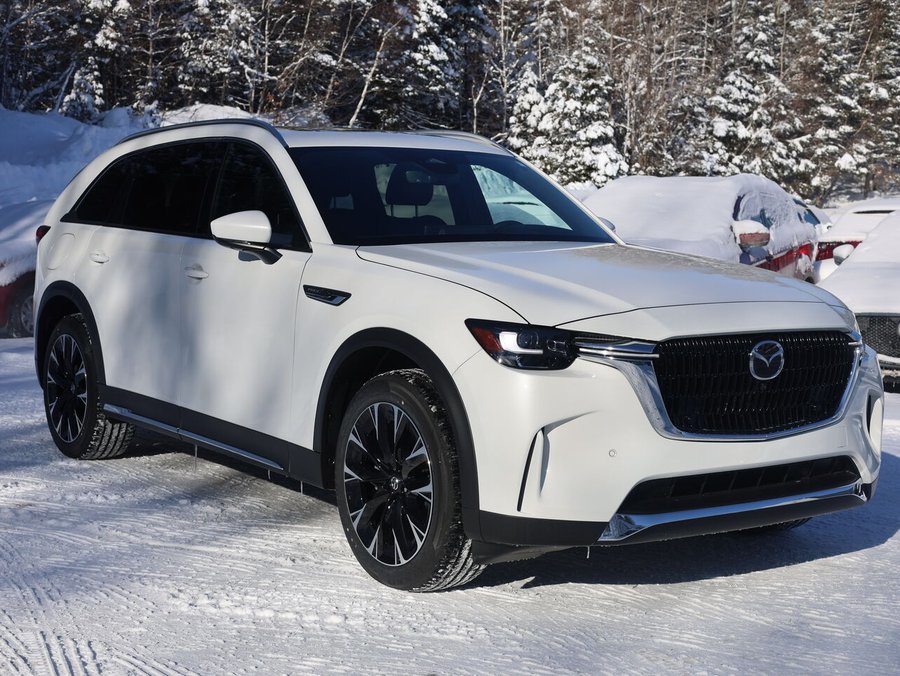 2025 Mazda CX-90 PHEV Éligible à une subvention gouvernementale allant jusqu’à 7500$ Jet Black Mica