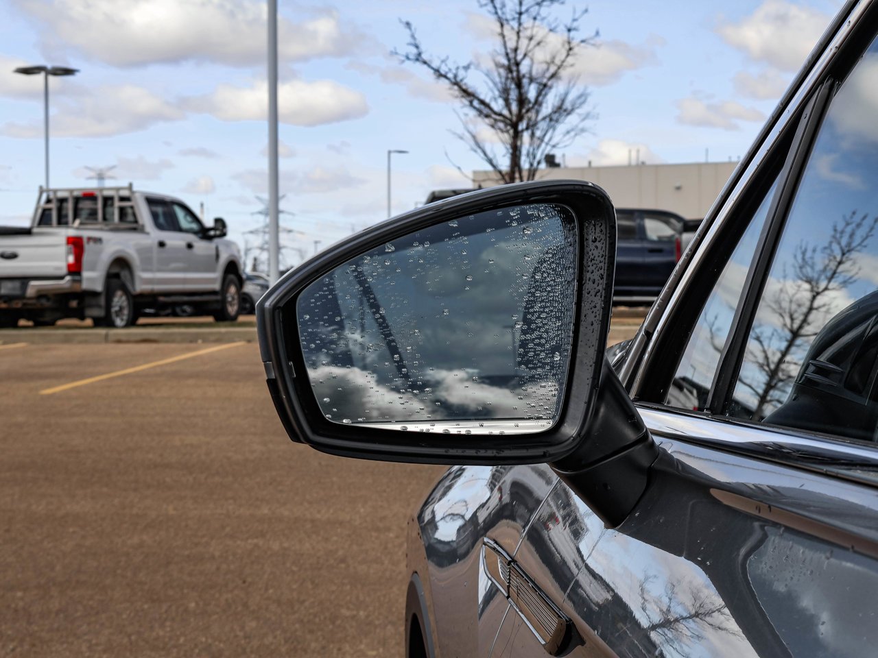 2024 Volkswagen Tiguan Comfortline 4MOTION Grey Sherwood Park - photo #12