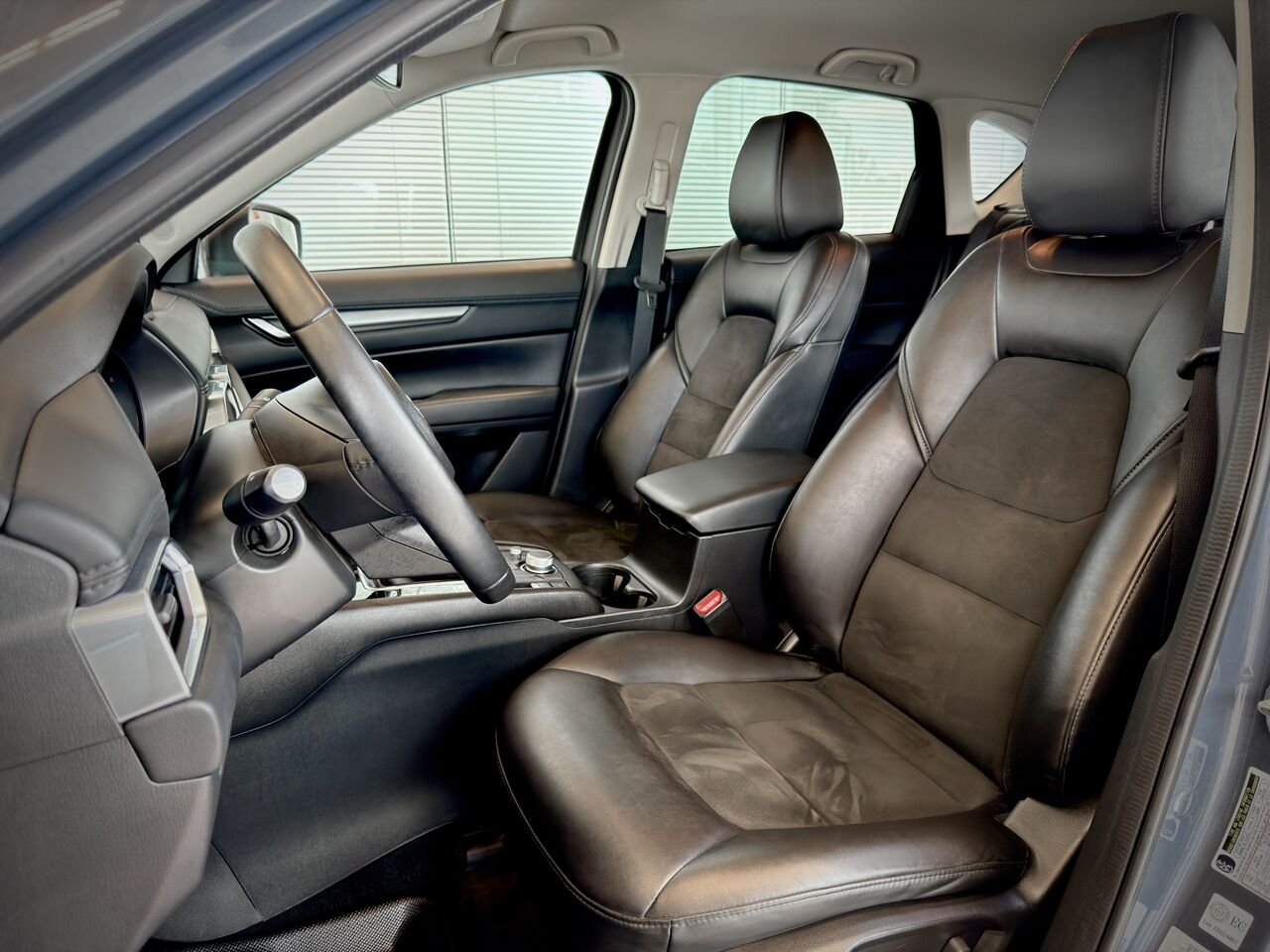 Mazda CX-5 2023 Gris Notre-Dame-des-Prairies - photo #15