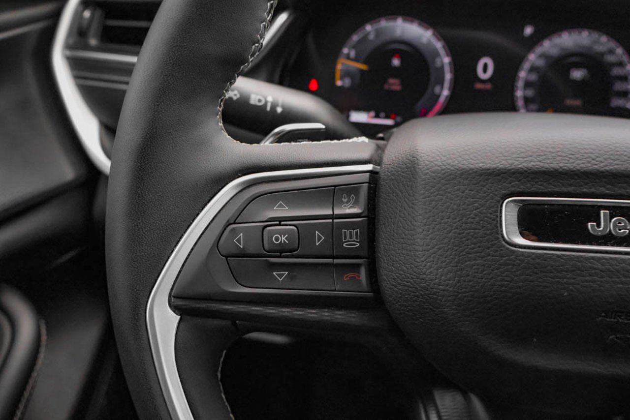 2025 Jeep Grand Cherokee Altitude 4x4 White Sherwood Park - photo #18