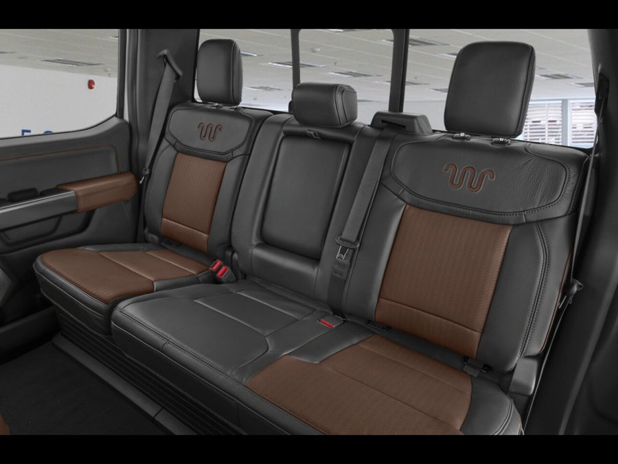 Ford F-150 King Ranch cabine SuperCrew 4RM caisse de 5,5 pi 2025 Noir agate métallisé