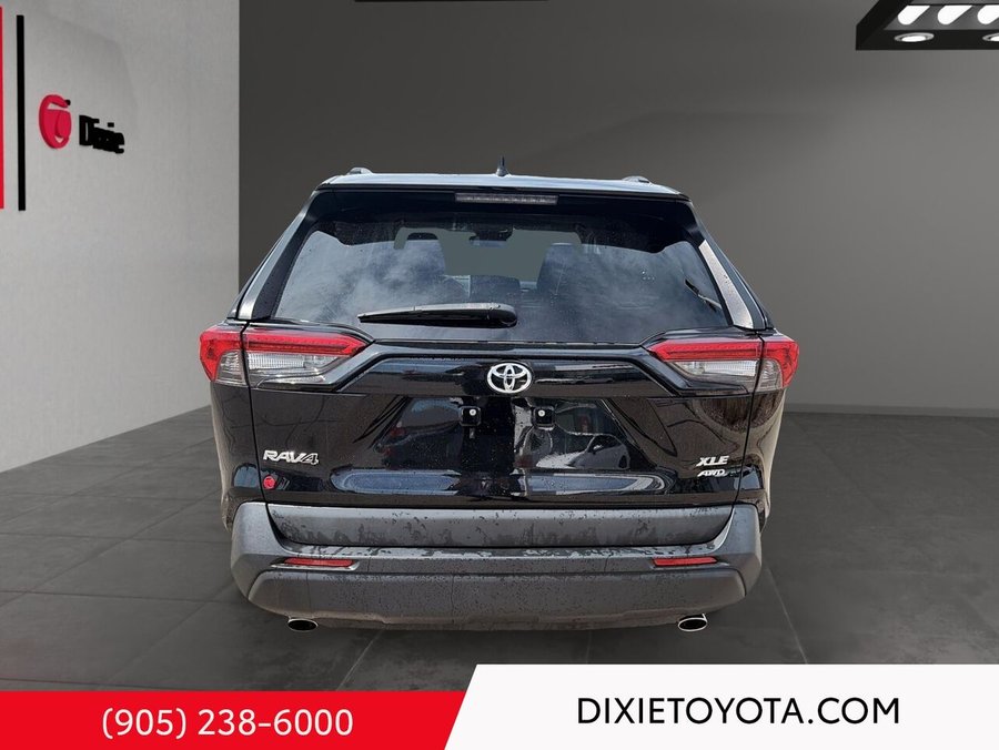 2021 Toyota RAV4 2021 Black