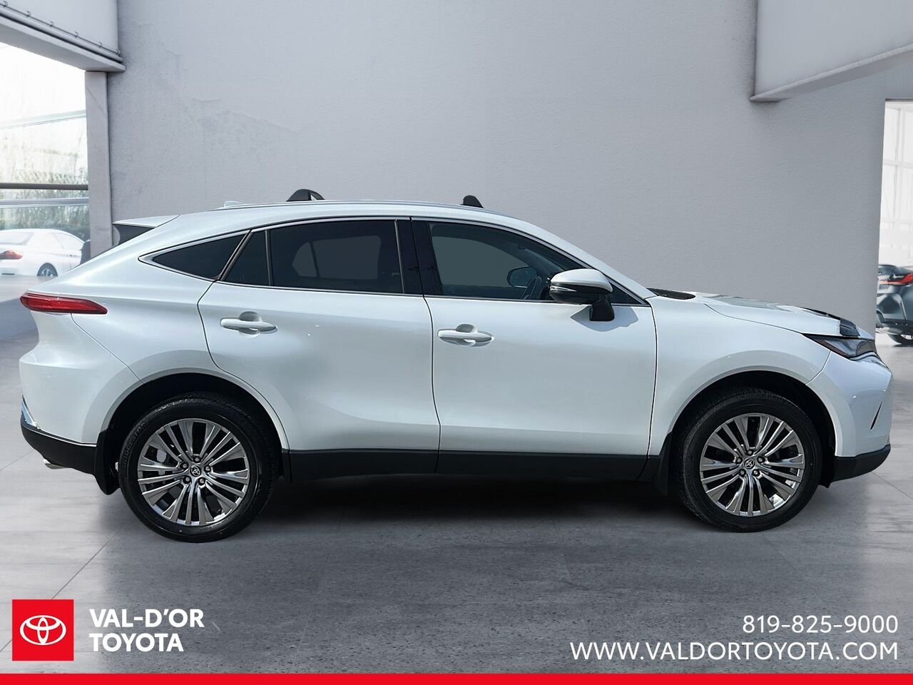 Toyota Venza XLE TI 2023 Frisson glacé nacré Val-d'Or - photo #4