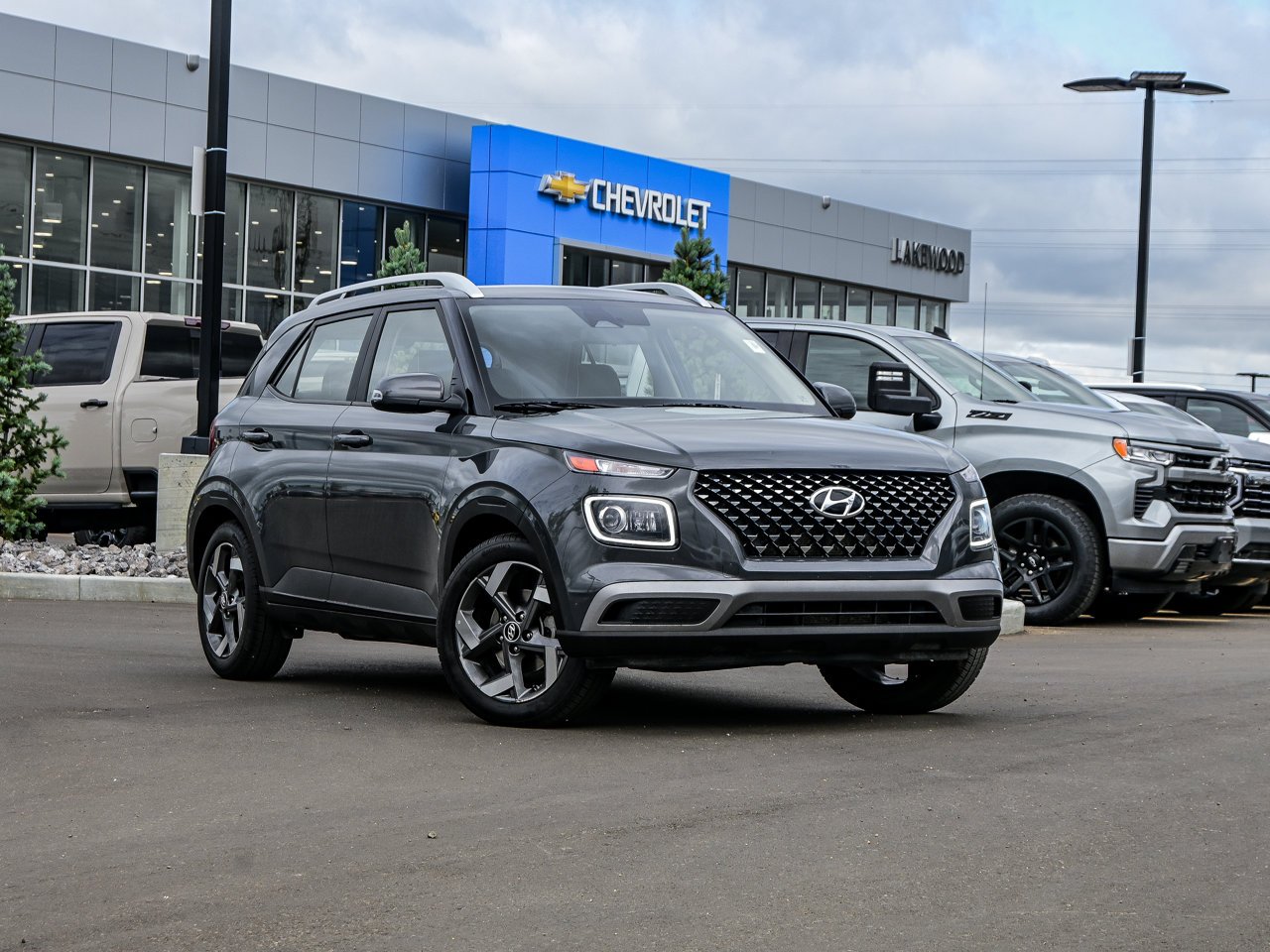 2025 Hyundai Venue Ultimate IVT w/Black Interior Grey Sherwood Park - photo #1