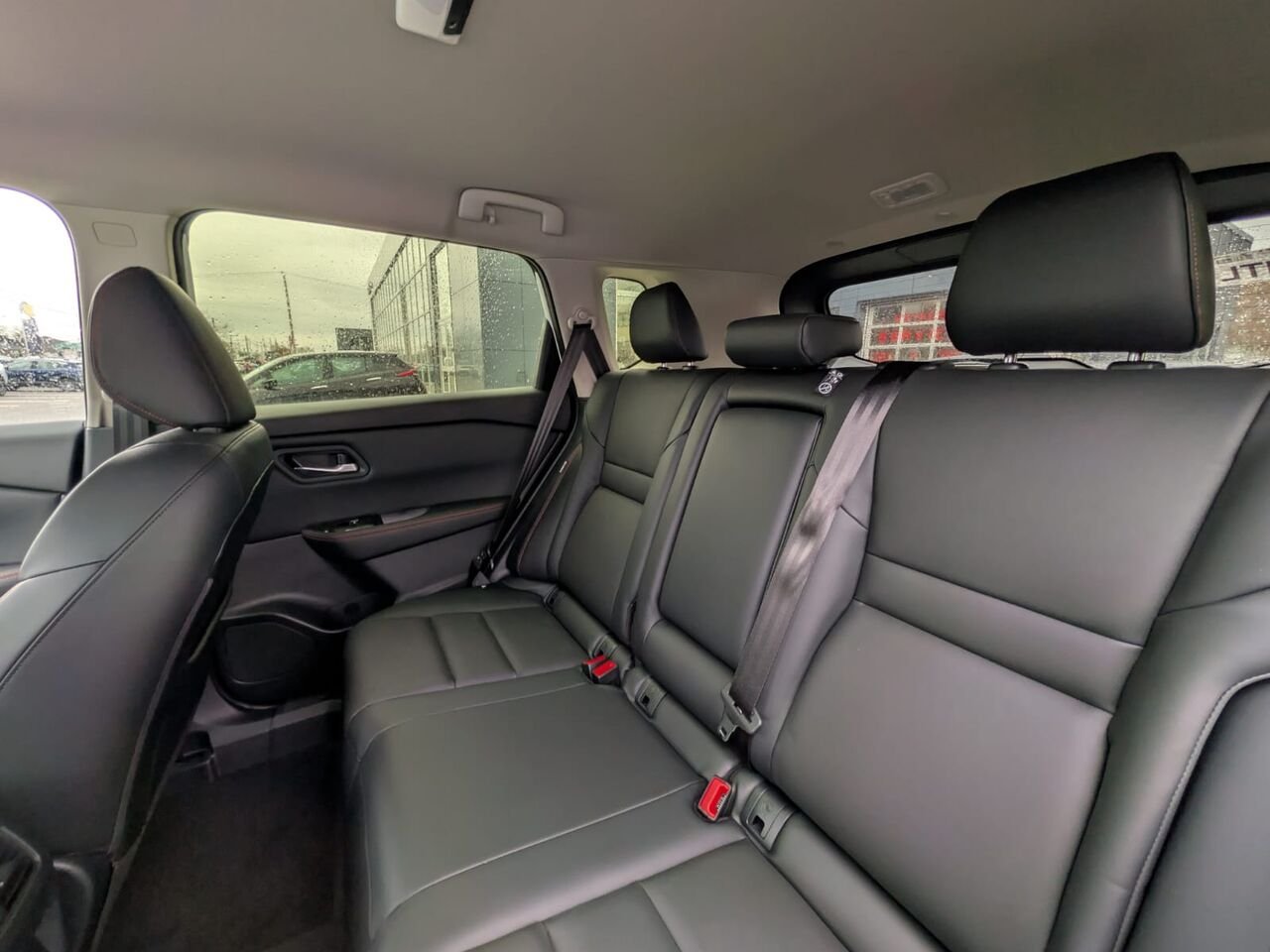 NISSAN Rogue ROGUE ROCK CREEK 2026 Blanc Everest nacré triple couche Châteauguay - photo #12