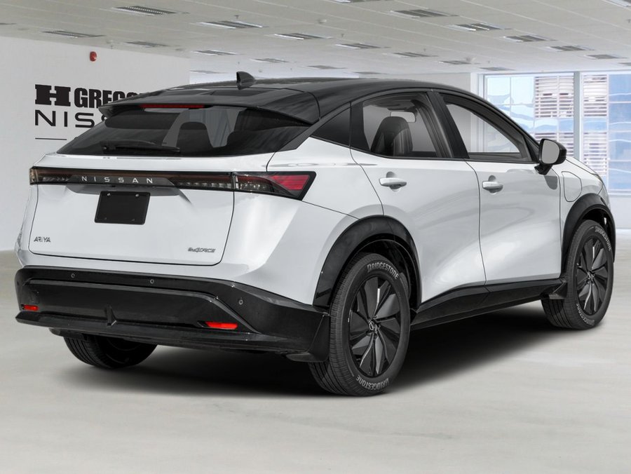 2026 Nissan ARIYA 2026 Everest White Pearl Tricoat/Black Diamond Pearl