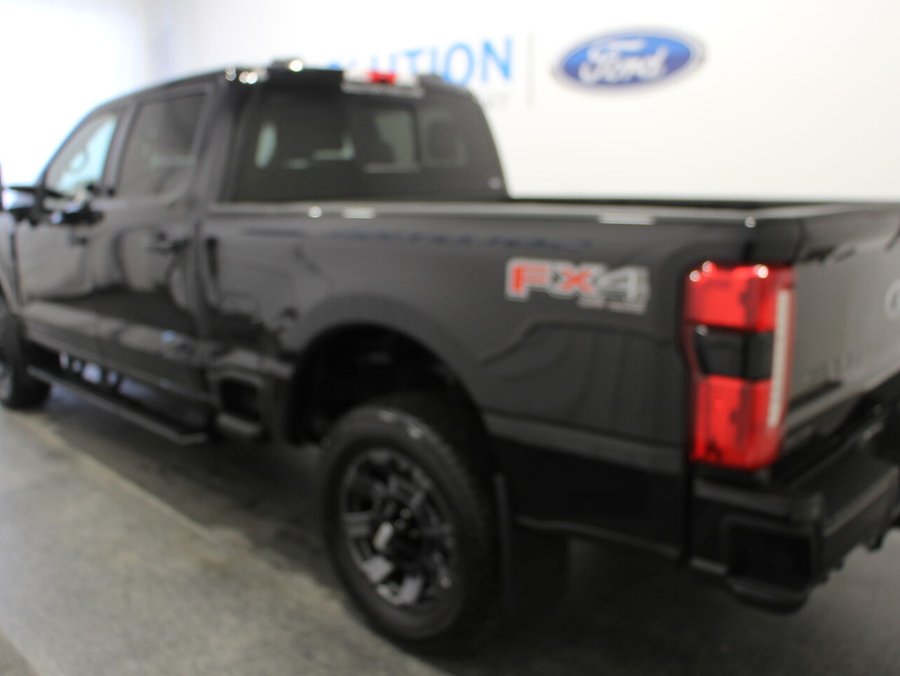 2024 Ford Super Duty F-250 SRW F250 LARIAT CREW CAB Agate Black Metallic