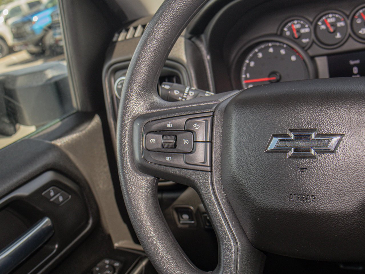 2025 Chevrolet Silverado 2500HD 4WD Crew Cab 159 Custom White Sherwood Park - photo #21