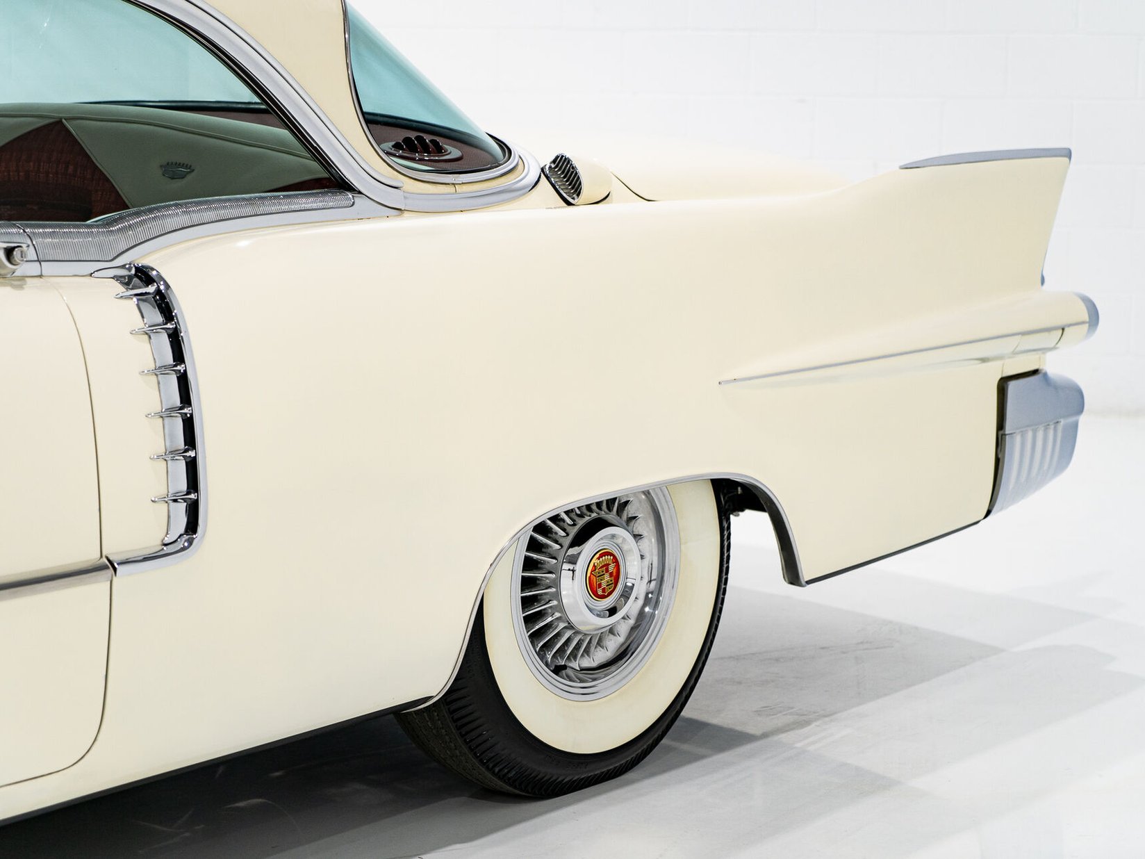 1956 Cadillac Eldorado Seville With Factory A/C | PRIX EN USD White Montreal - photo #38