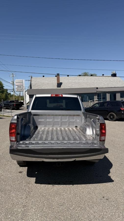 2023 RAM 1500 Classic Grey Lac Mégantic - photo #7