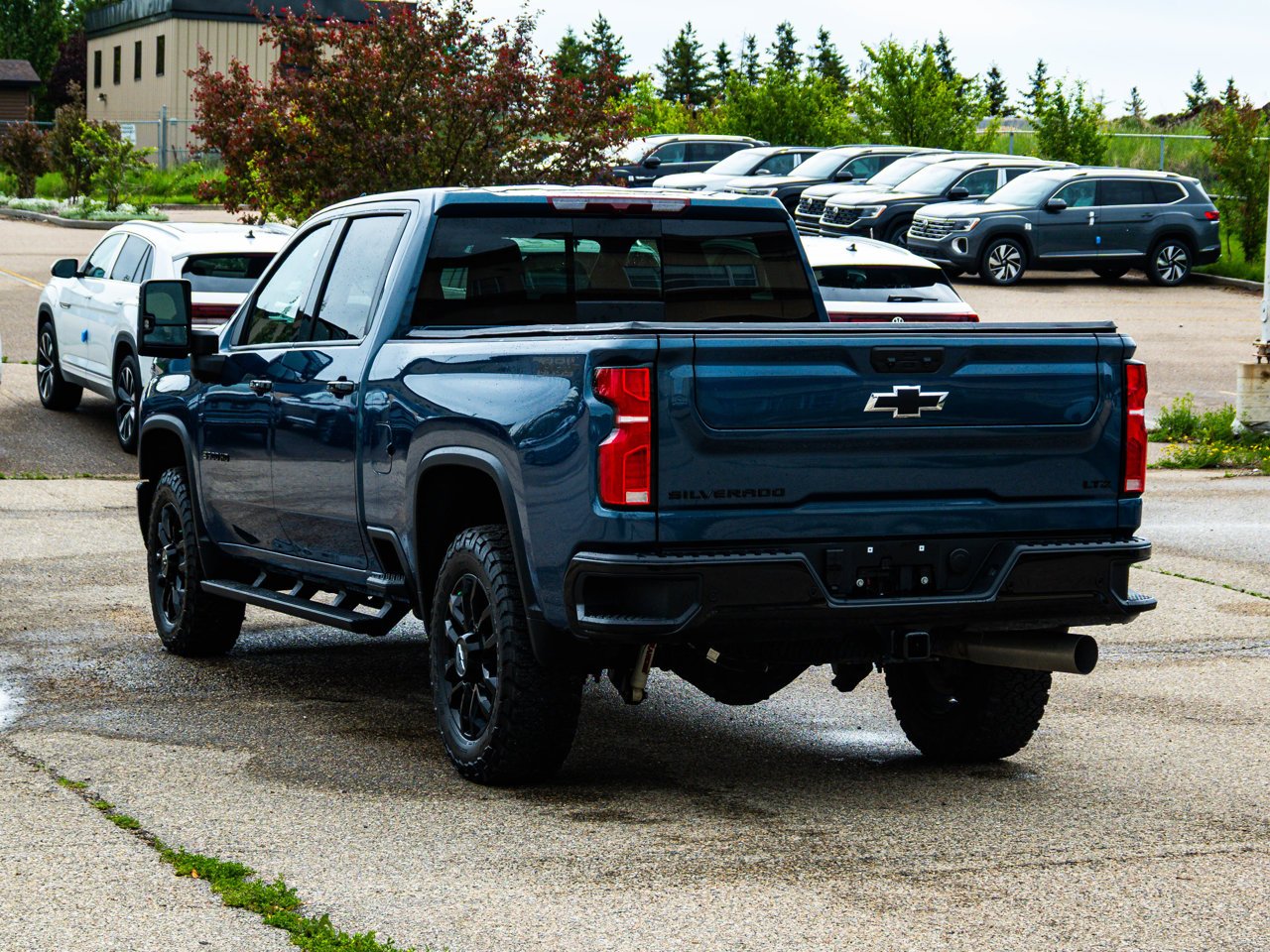 2026 Chevrolet Silverado 3500HD 4WD Crew Cab 159 LTZ Blue Sherwood Park - photo #10