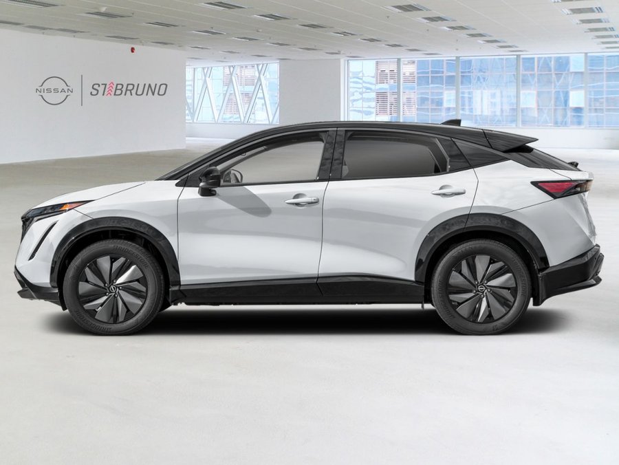 2026 Nissan ARIYA 2026 Everest White Pearl Tricoat/Black Diamond Pearl