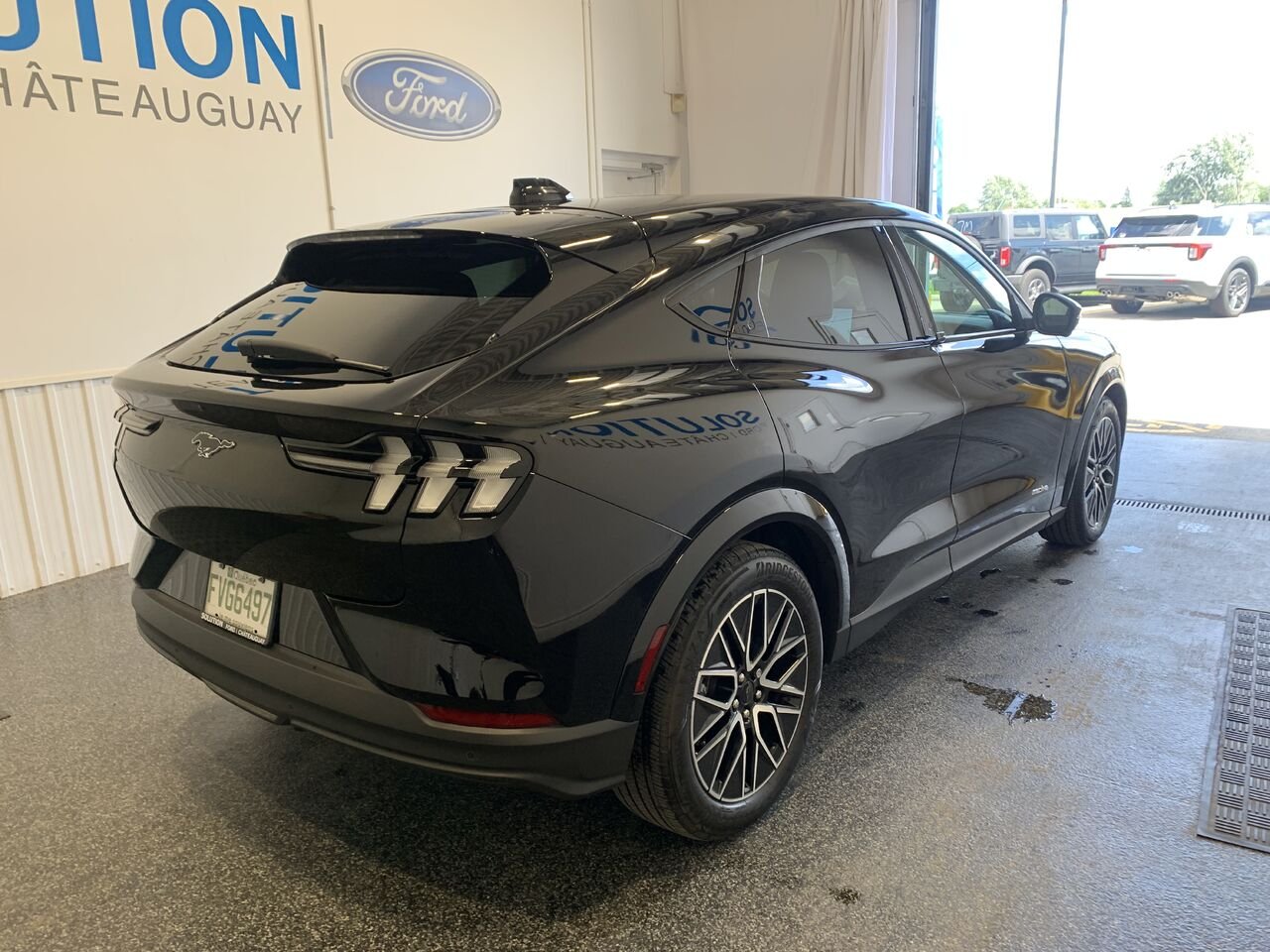2025 Ford Mustang Mach-E MACH-E PREMUIM AWD Black Châteauguay - photo #4