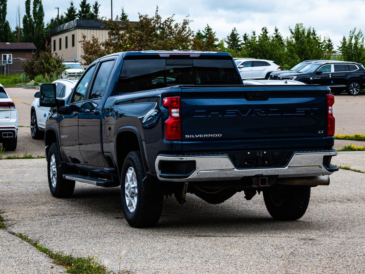 2020 Chevrolet Silverado 3500HD 4WD Crew Cab 159 LT Blue Sherwood Park - photo #10
