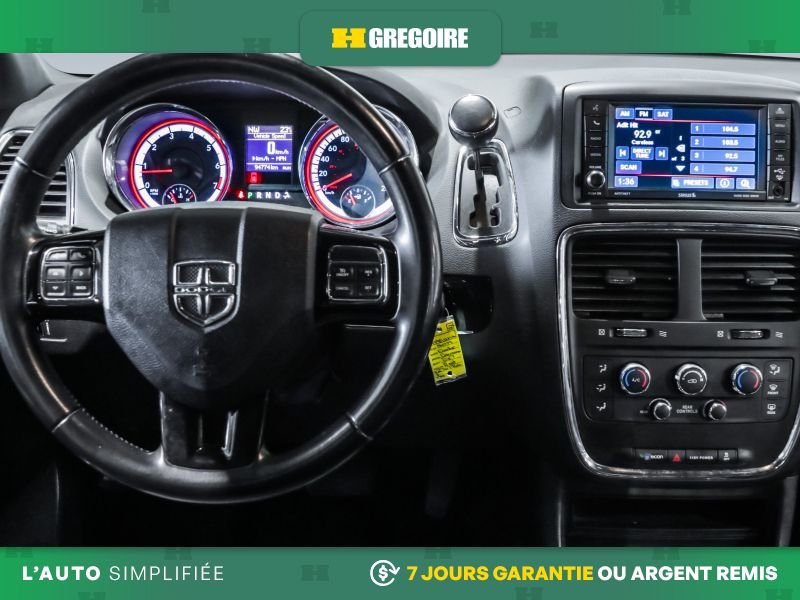 Dodge GR Caravan 820832 | 35th Anniversary AUTO AC MAGS CAM RECULE 2019 Rouge Laval - photo #17