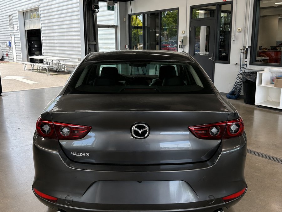 2026 MAZDA Mazda3 2026 Machine Grey Metallic