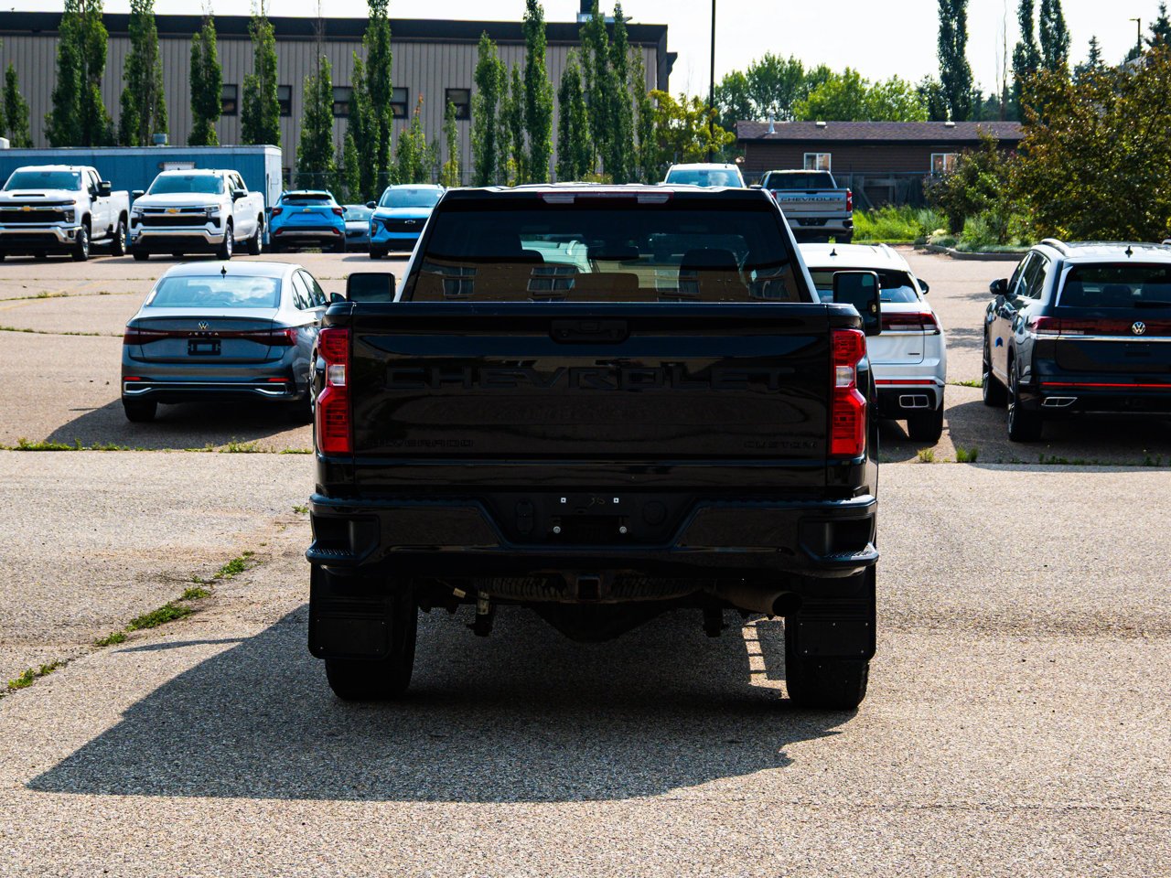 2022 Chevrolet Silverado 2500HD 4WD Crew Cab 159 Custom Black Sherwood Park - photo #11