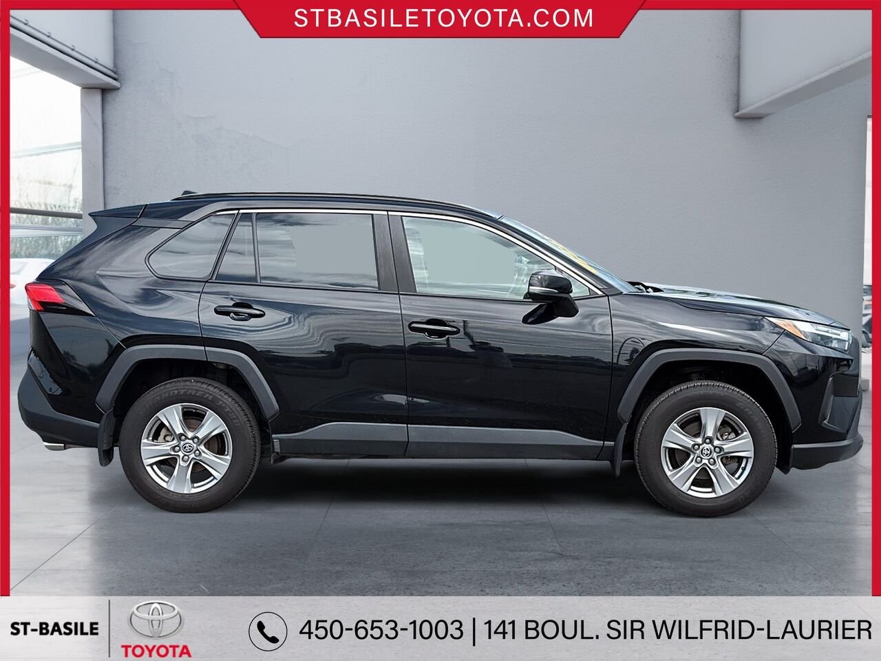 TOYOTA RAV4 2023 Noir minuit métallisé Saint-Basile-le-Grand - photo #2