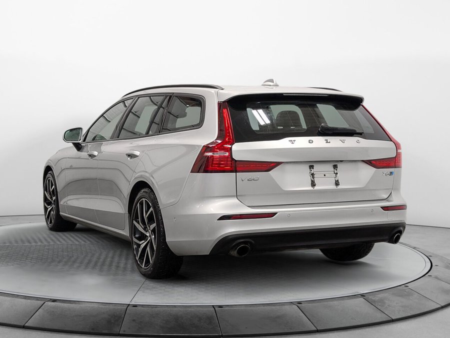 Volvo V60 T6 AWD Sièges chauffants Toit pano À voir !! 2019 .