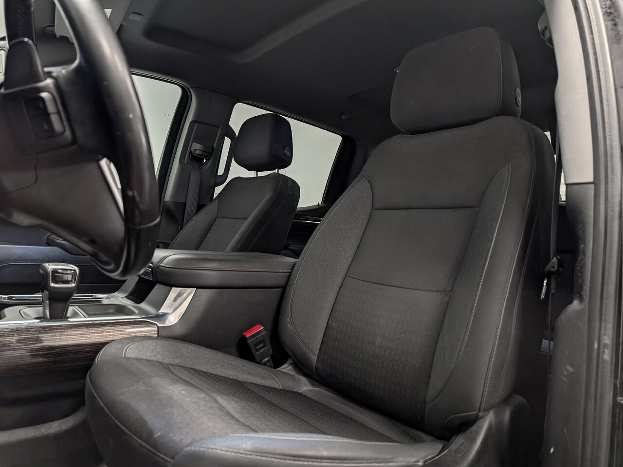 GMC SIERRA 1500 4WD CREW CAB PICKUP Elevation 3.0L Diesel volant et Sièges Chauffants 2024 Noir Sherbrooke - photo #6