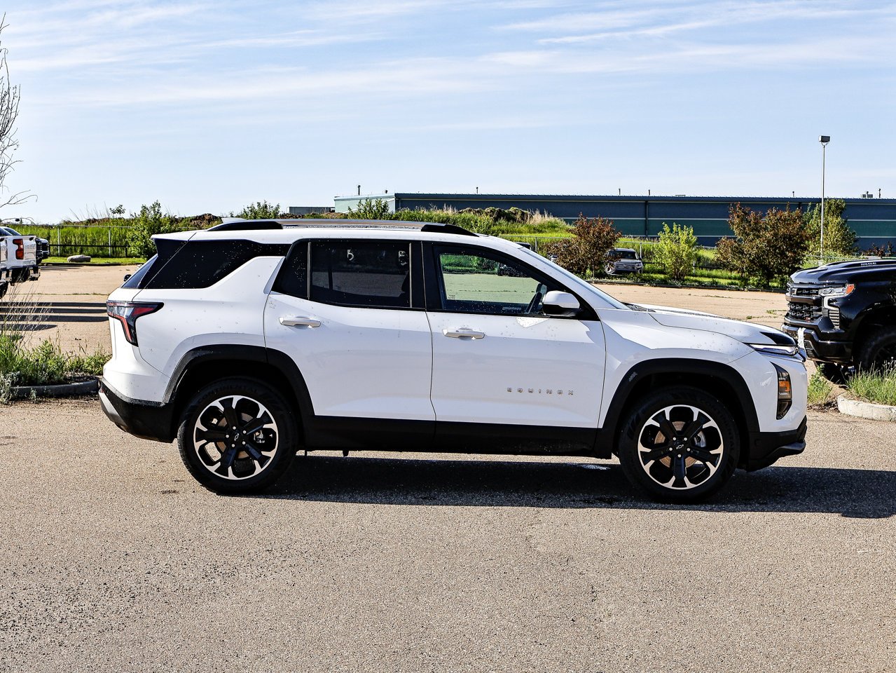 2026 Chevrolet Equinox AWD 4dr LT w/2LT White Sherwood Park - photo #13