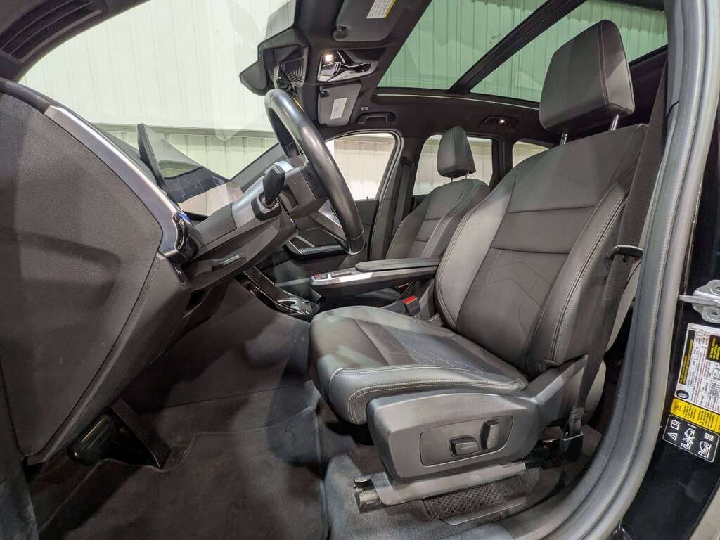 2023 BMW X1 xDrive28i Sports Activity Vehicle Black Val-David - photo #1