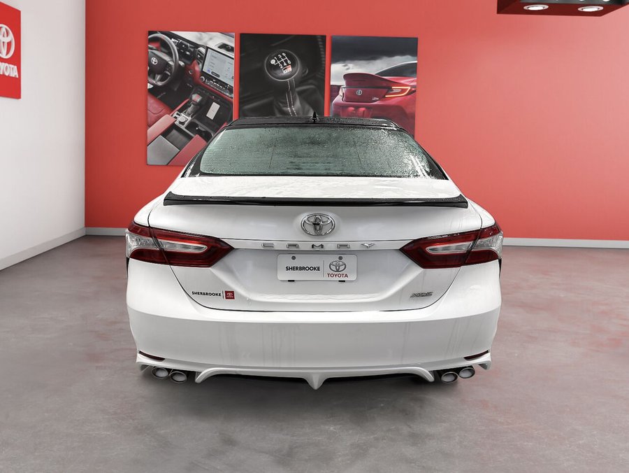 2020 Toyota Camry 2020 Wind Chill Pearl with Black Roof