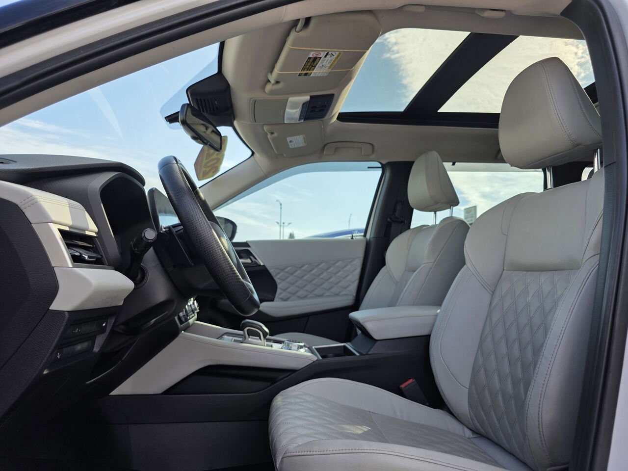 2022 Mitsubishi Outlander GT S-AWC White Rouyn-Noranda - photo #55