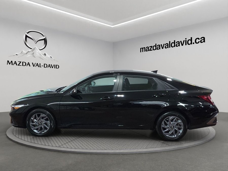 Hyundai Elantra Preferred IVT, Bluetooth, Commande audio au volant, volant chauffant 2024 Noir