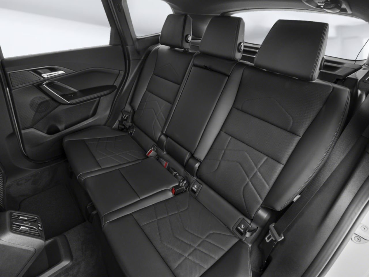 BMW X1 xDrive28i 2026 Gris dune métallique Blainville - photo #11