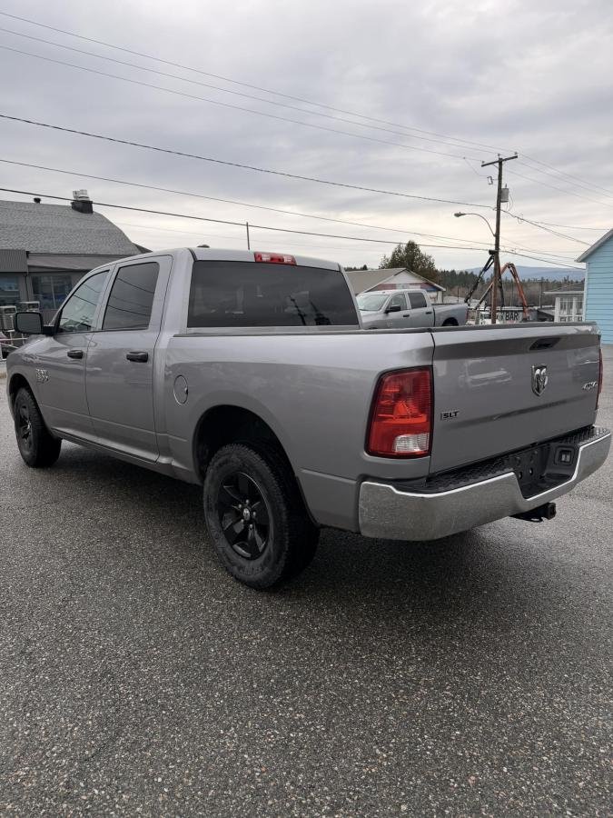 2022 RAM 1500 Classic Silver Lac Mégantic - photo #2