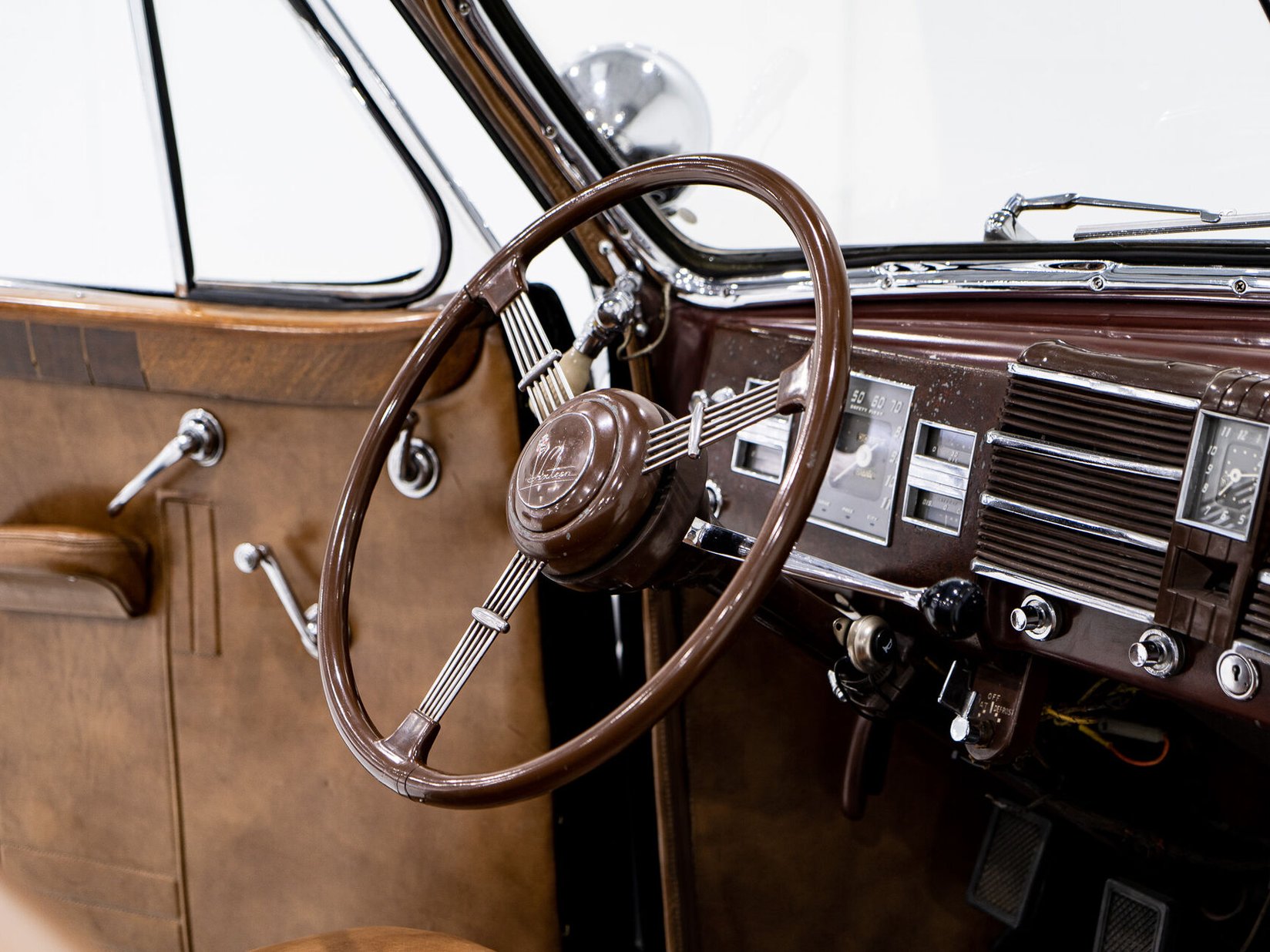 Cadillac Series 90 **PRICE IN USD**1 of 13 V16 1938 Noir Montréal - photo #13