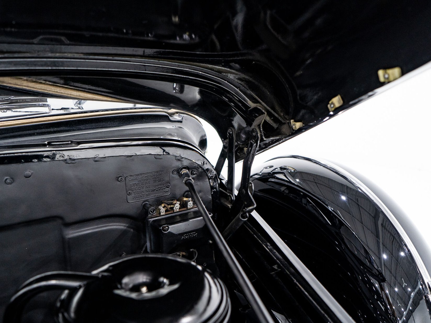Cadillac Series 90 **PRICE IN USD**1 of 13 V16 1938 Noir Montréal - photo #20