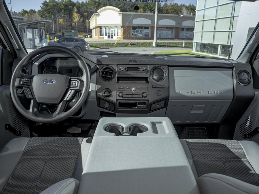 Ford F-650 Super Duty à cadre droit à essence 2026 2026 Blanc Oxford