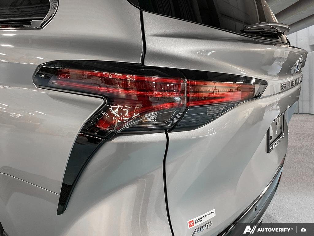 2023 Toyota Sienna 2601822A | Limited Silver Edmonton - photo #9